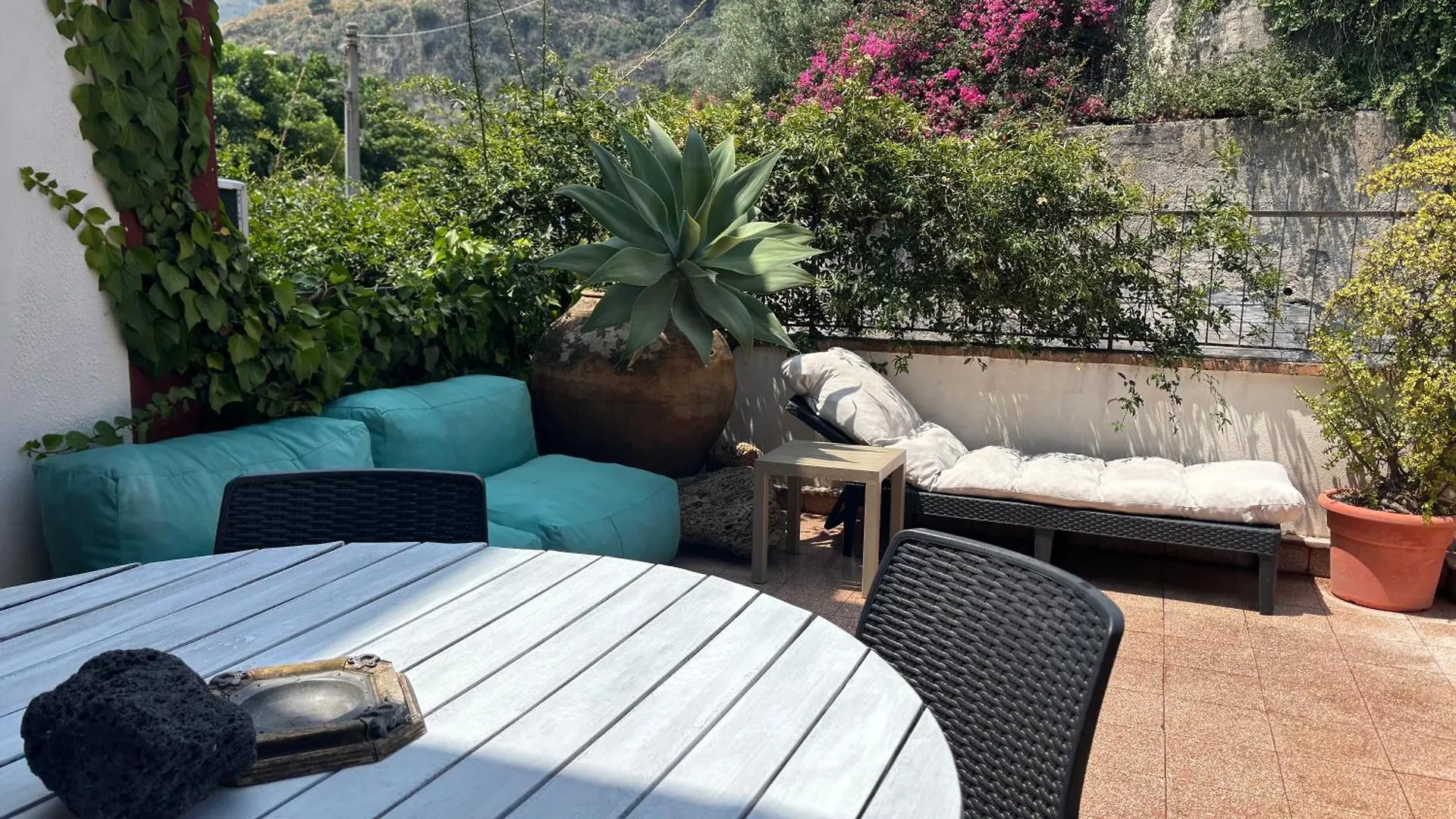 Murmuria Taormina 0*,  Italy
