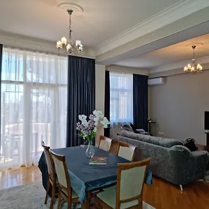 https://mayden-family-apartment.aboutbakuhotels.com